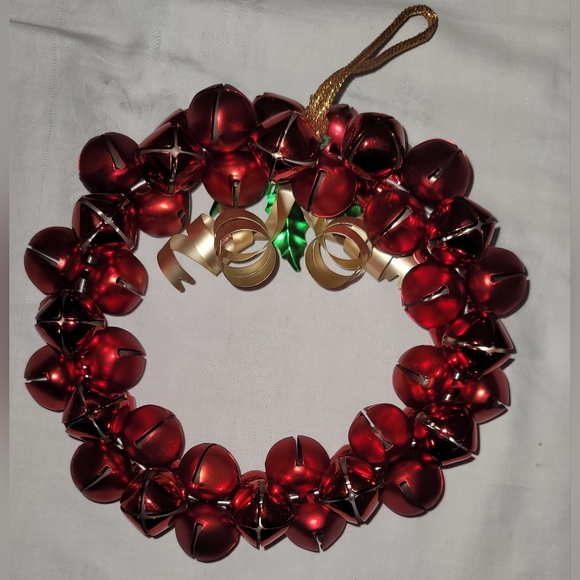 Vintage Festive Red Jingle Bell Wreath - Picture 4 of 11